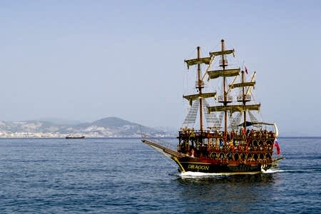 Kemer Korsan Tekne Turu